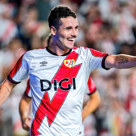 No sabéis lo que deseo que Sergio Camello vuelva a sonreír. Te parezca bueno, regular o un cojo, yo siempre voy a decir que es importante tener a gente que sepan lo que es el Rayo y lo que es el barrio. 

"Yo he encontrado cosas en Vallecas que pensaban que no existían" (Panenka)