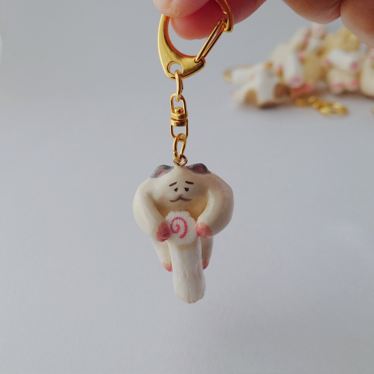 おでんの具を抱きしめるハムキーホルダーたくさん作りました！ミンネで販売中です🐹