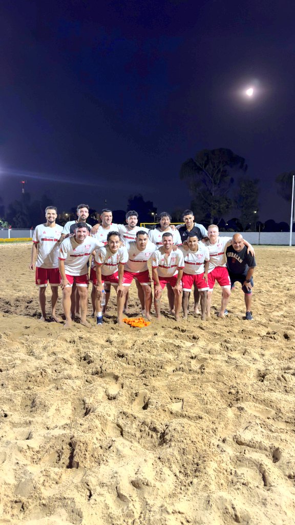 huracandeportes's tweet photo. #Huracán 🎈 #FútbolPlaya
¡Los Quemeros a Semifinales! 💪
🏝️ La Primera del Masculino del Globo goleó 8-2 a #EDRIS por los cuartos de final de los Playoffs del Torneo de @afa, en La Quemita https://t.co/Vcwkgkbrnh