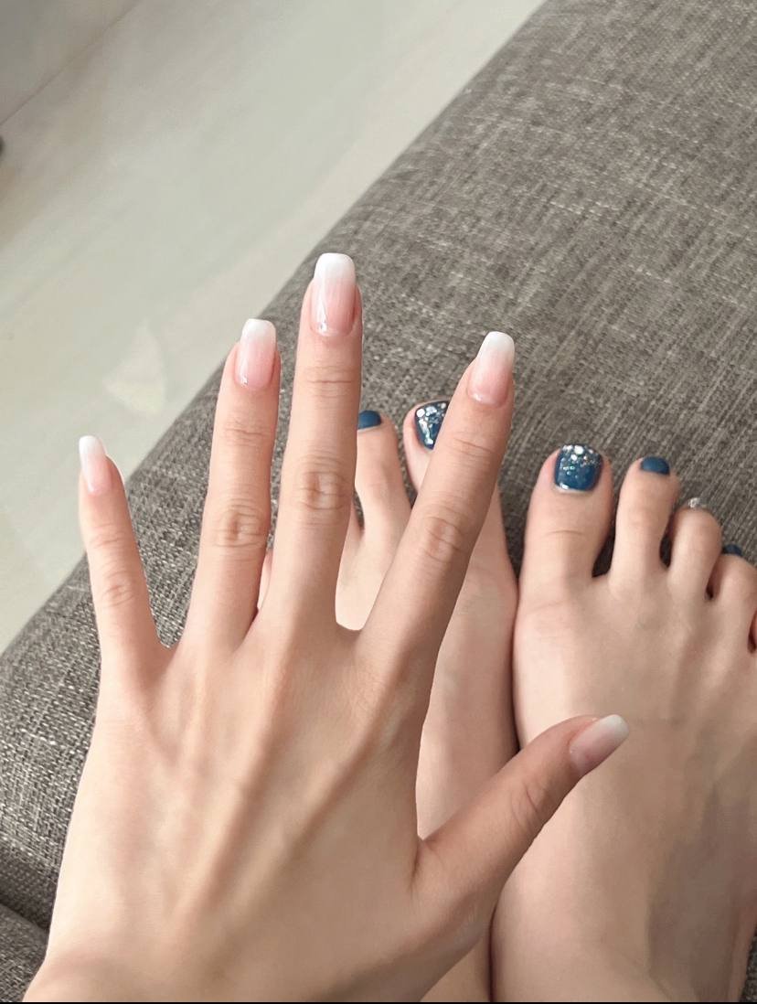 感觉最近自己的心理尺度越来越大了~ 
  
 大概就是什么都幻想的那种...

有没有同感的私信告诉我，距离近的我们线下探讨