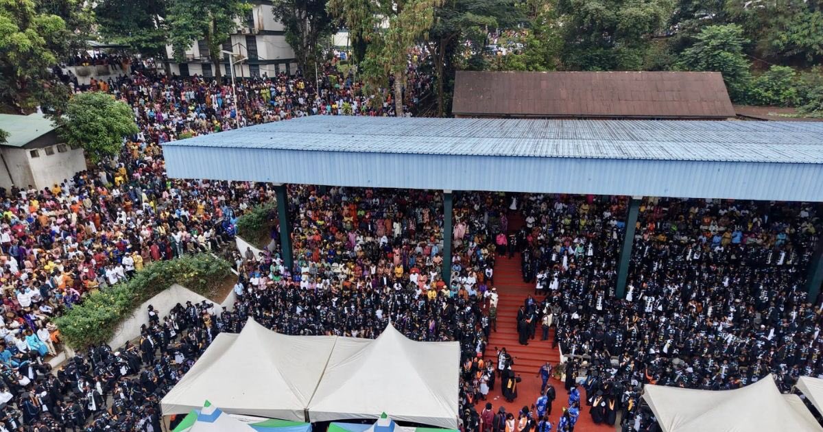 Salonefrontpage's tweet photo. 2,751 Students Graduate From University of Sierra Leone 2025. #SaloneX #Salonefrontpage https://t.co/3G1MLU95He