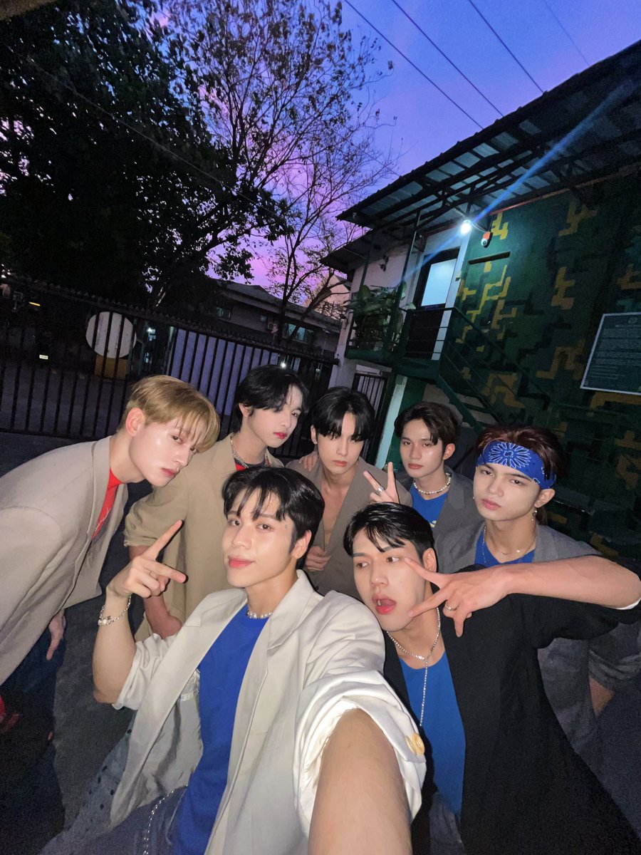 HORI7ONofficial tweet media