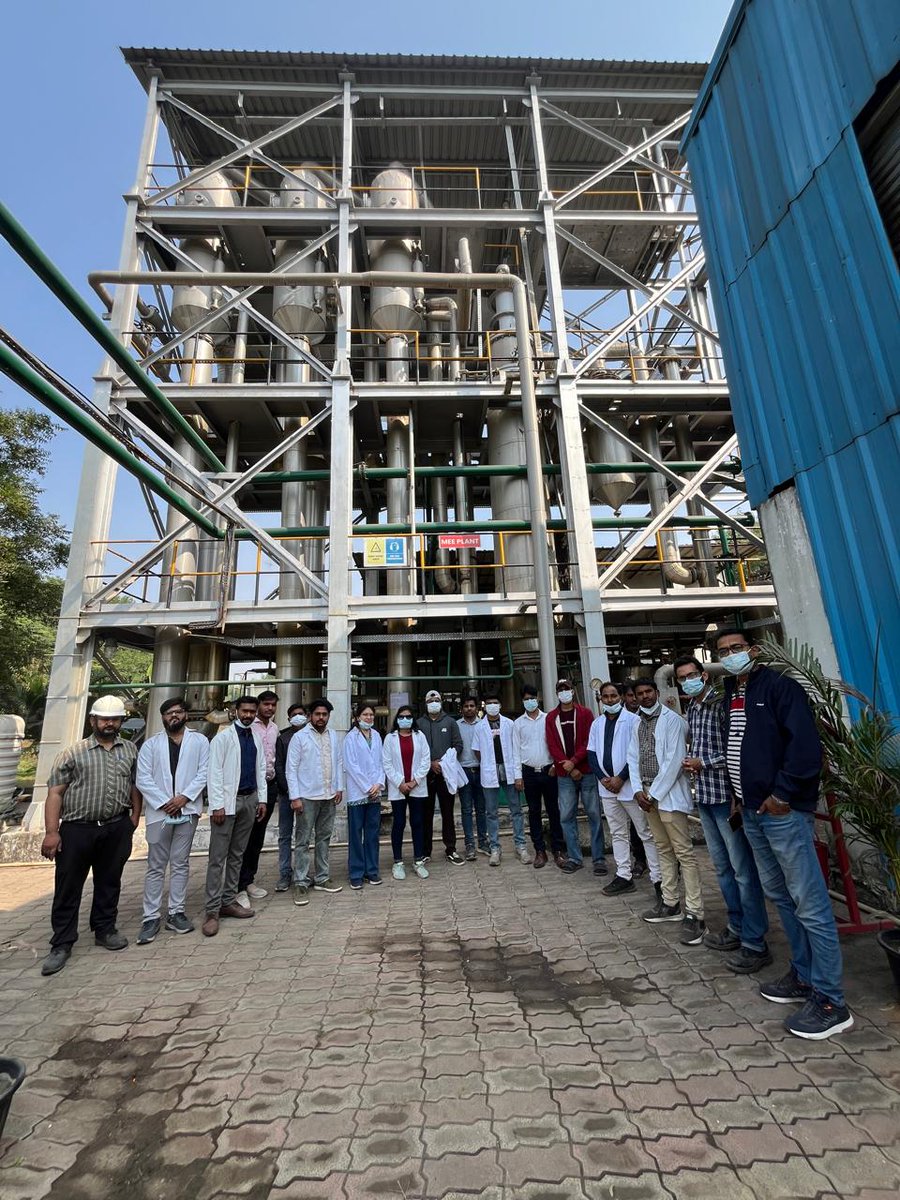 SBM_Raipur's tweet photo. Raipur is changing and its young changemakers are stepping right into the heart of the transformation.
Raipur Municipal Corporation and AIILSG Raipur took 50+ participants to the ISWM Plant, Sakri, where waste is not just “disposed”..it is converted, recycled. #CircularEconomy. https://t.co/gww0rN3NQ0