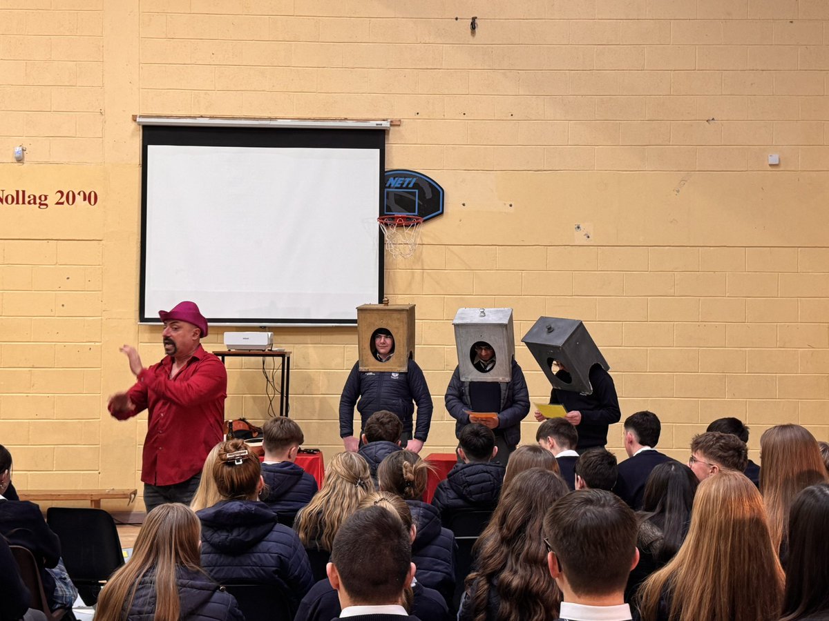 All of 3rd Year English classes attended a wonderful one-man production of SHYLOCK’S REVENGE with Marcus Bale @cyclonereptheatre. Most enjoyable and thought provoking!#LCETB