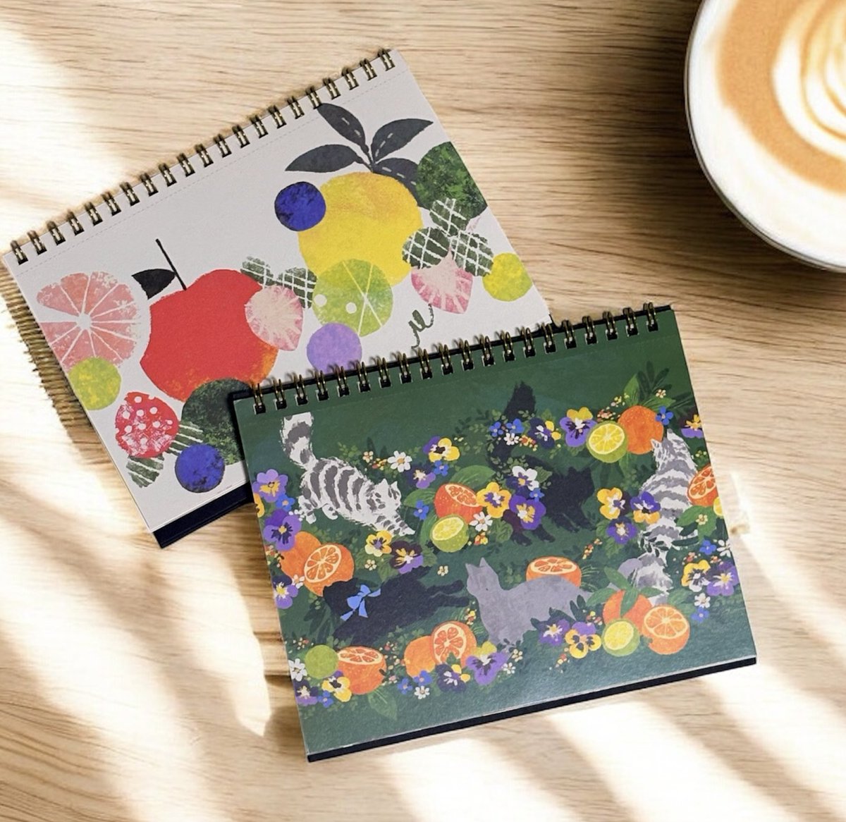 tomokogallery's tweet photo. 私のVelvety timeと旬果のカレンダーには、卓上タイプのみですが、切り取って飾れるイラストが収録されています。
お好きな額と一緒に長く楽しんでもらえたら嬉しいです☺️ https://t.co/BhL80EI646