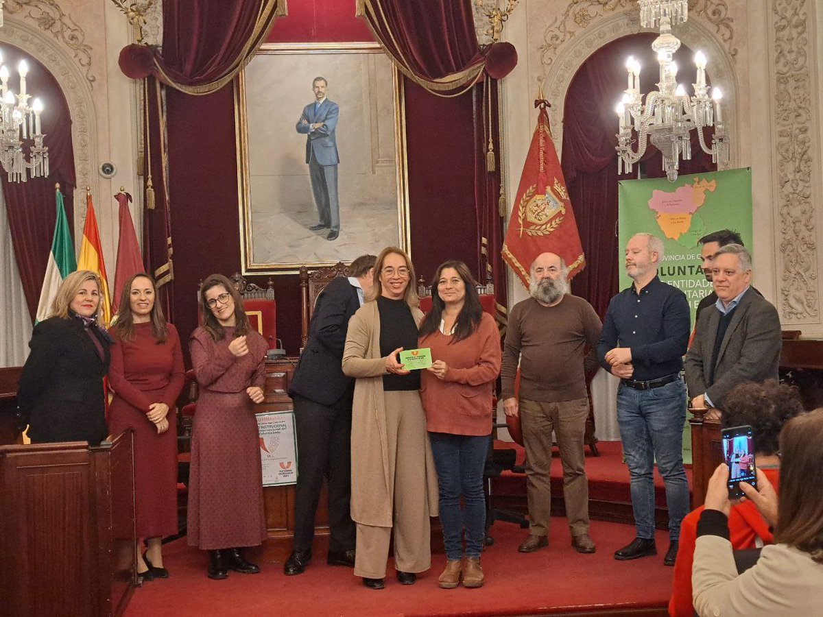 Reconocimiento a imprescindibles: las personas voluntarias. 

En estos momentos son más necesarias que nunca. 👏👏👏
