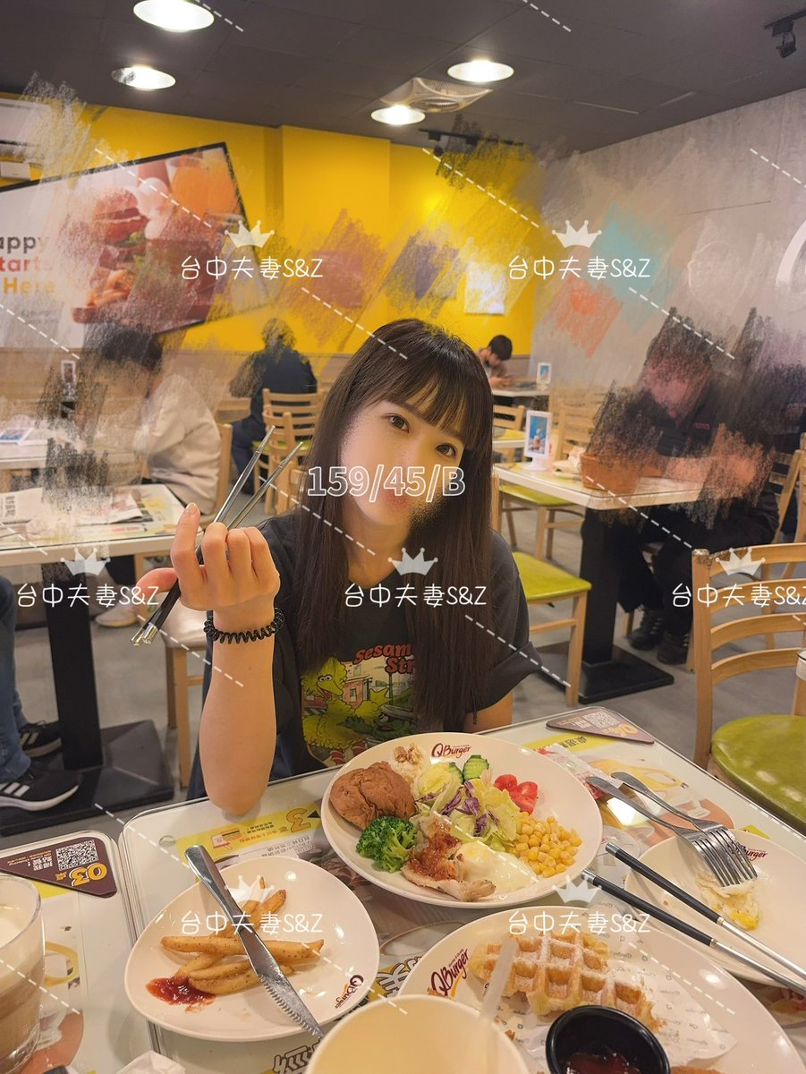 台中S&外面的小母狗 tweet media