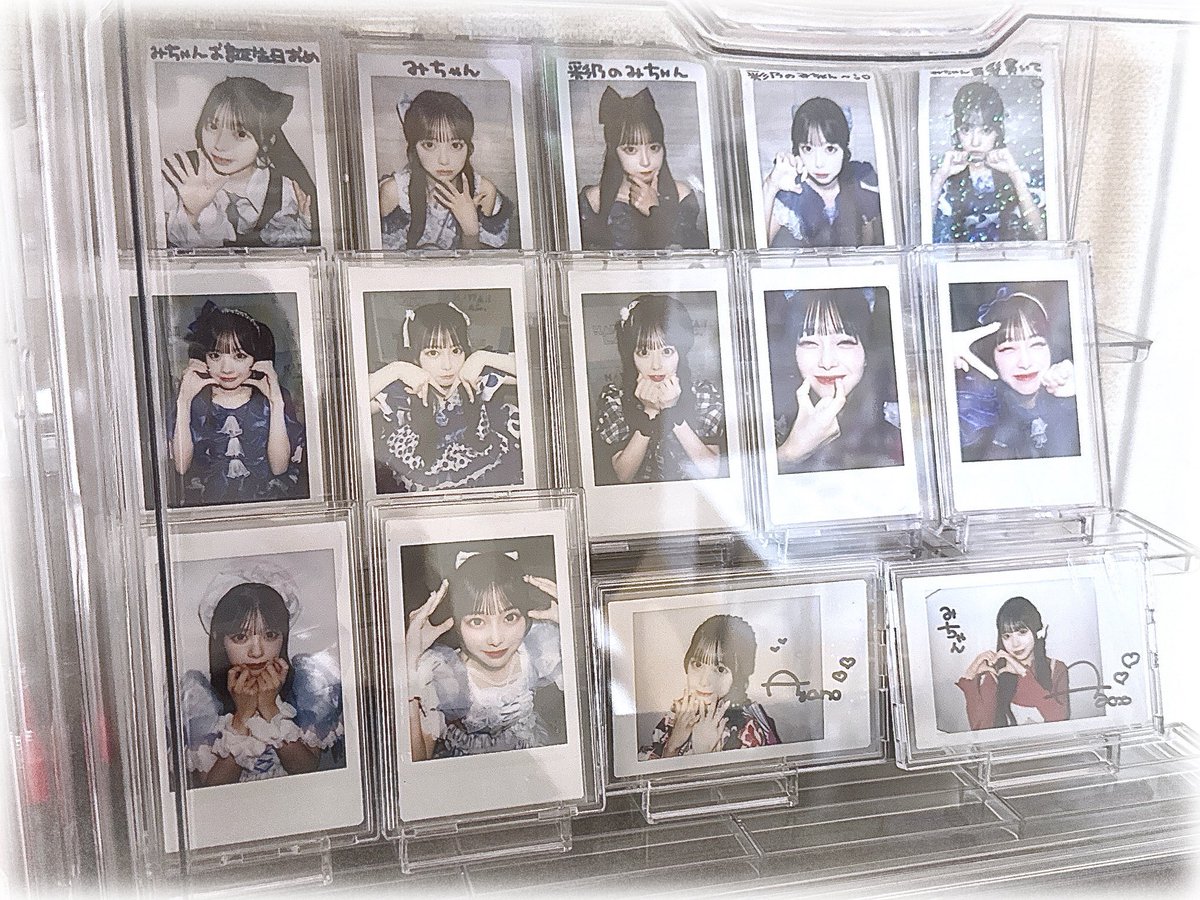 チェキBOXが可愛いで詰め込まれてる🥹ᩚ✨️お渡し会で貰ったチェキ