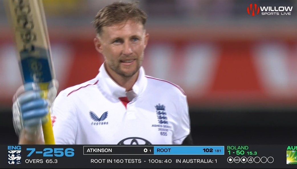 cricdecoder's tweet image. The entire Gabba rises for Joe Root as he heads into the dugout unbeaten on 135 at the end of Day 1! 🏴󠁧󠁢󠁥󠁮󠁧󠁿🙇🤝

#AUSvENG #Tests #JoeRoot #ashes25 #ashes