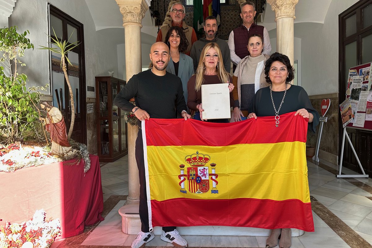 🇪🇸 El equipo de gobierno conmemora el Día de la Constitución Española, una fecha clave en nuestra historia democrática. Celebramos los valores de libertad, convivencia, igualdad y justicia que nuestra Carta Magna consagra y que siguen guiando el progreso de nuestro país.