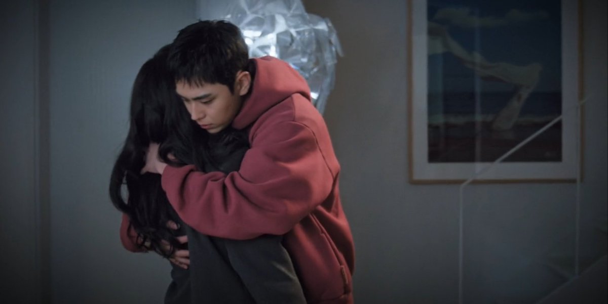 sara4815162342's tweet image. "Maybe its because i dont have much in my life but youre everything to me.Every time i help you get what you want,every time i make things easier for you, you have no idea how useful i feel. So go ahead ahjin, use me all you want,thats what i want" 

#DearX #DearXEp11 #DearXEp12