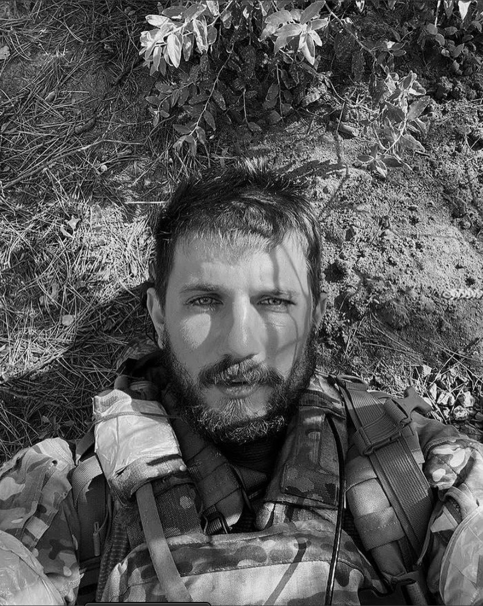 Київрада нарешті перейменувала вулицю Волго-Донську на честь Героя України Павла Петриченка. Дякую всім, хто рухав та підтримував цю ініціативу!

Пам'ять житиме про тебе, Паш❤️‍🩹