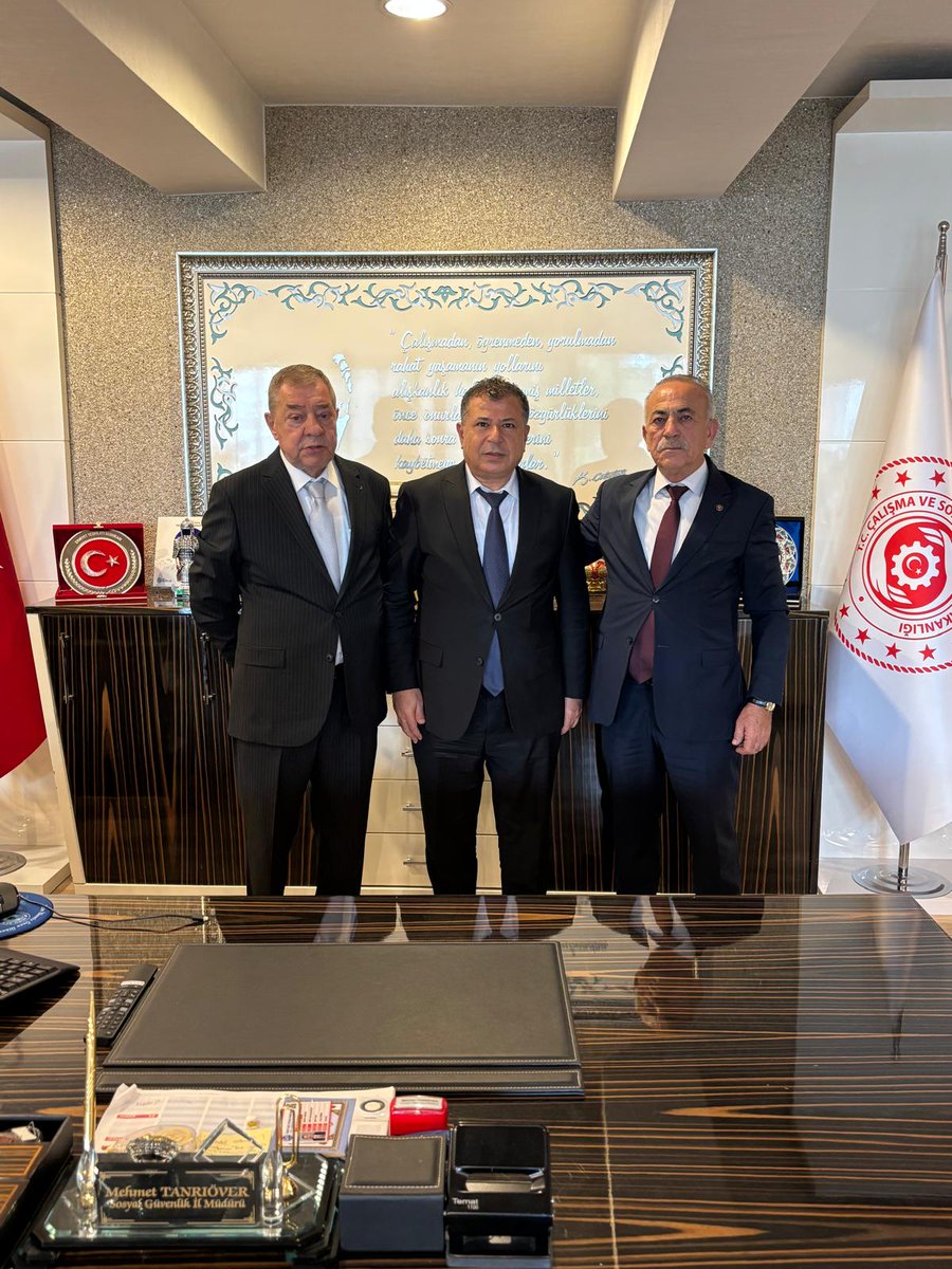 Adana Türk-İş Bölge Başkanı Sn. Edip GÜLNAR ile Türk-İş İl Temsilcisi ve Yol-İş Sendikası 1 No’lu Şube Başkanı Sn. Cemil ÜNAL, İl Müdürümüz Mehmet TANRIÖVER’i makamında ziyaret ettiler. Nazik ziyaretleri için kendilerine teşekkür ederiz.
<a href="/sgksosyalmedya/">SGK</a> <a href="/over_mehmet/">Mehmet TANRIÖVER</a> #sgk #Antalya