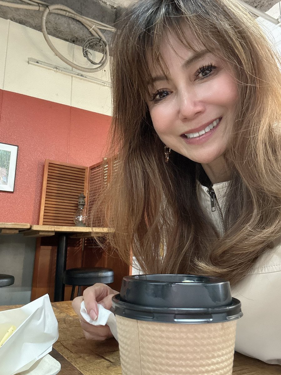 ayumi_nakamura's tweet photo. 昨日打ち合わせで東麻布の方に行っんだけどね✨
ここのコンビーフサンドが偉い美味かった!🥪よ〜最高〜
#中村あゆみ
#cornerstand https://t.co/BzCzFTiSvC