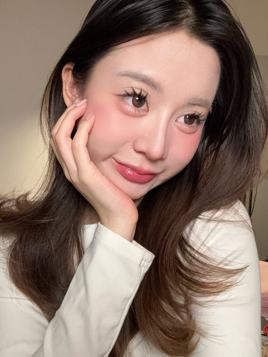 kittyxty's tweet image. ไม่รู้จะพิมไรเพราะมันสวยจริง ผลงานคุชชั่น + แป้งเซ็ตผิวที่รวมกันสองอย่างราคายังไม่ถึง 600 = cute press ค่ะ งงมาตลอดว่าทำได้ไง รุ่น hybrid ควรจะแมสนะ ของดีราคาเข้าถึงง่าย ไม่มีเหตุจะไม่ปัง