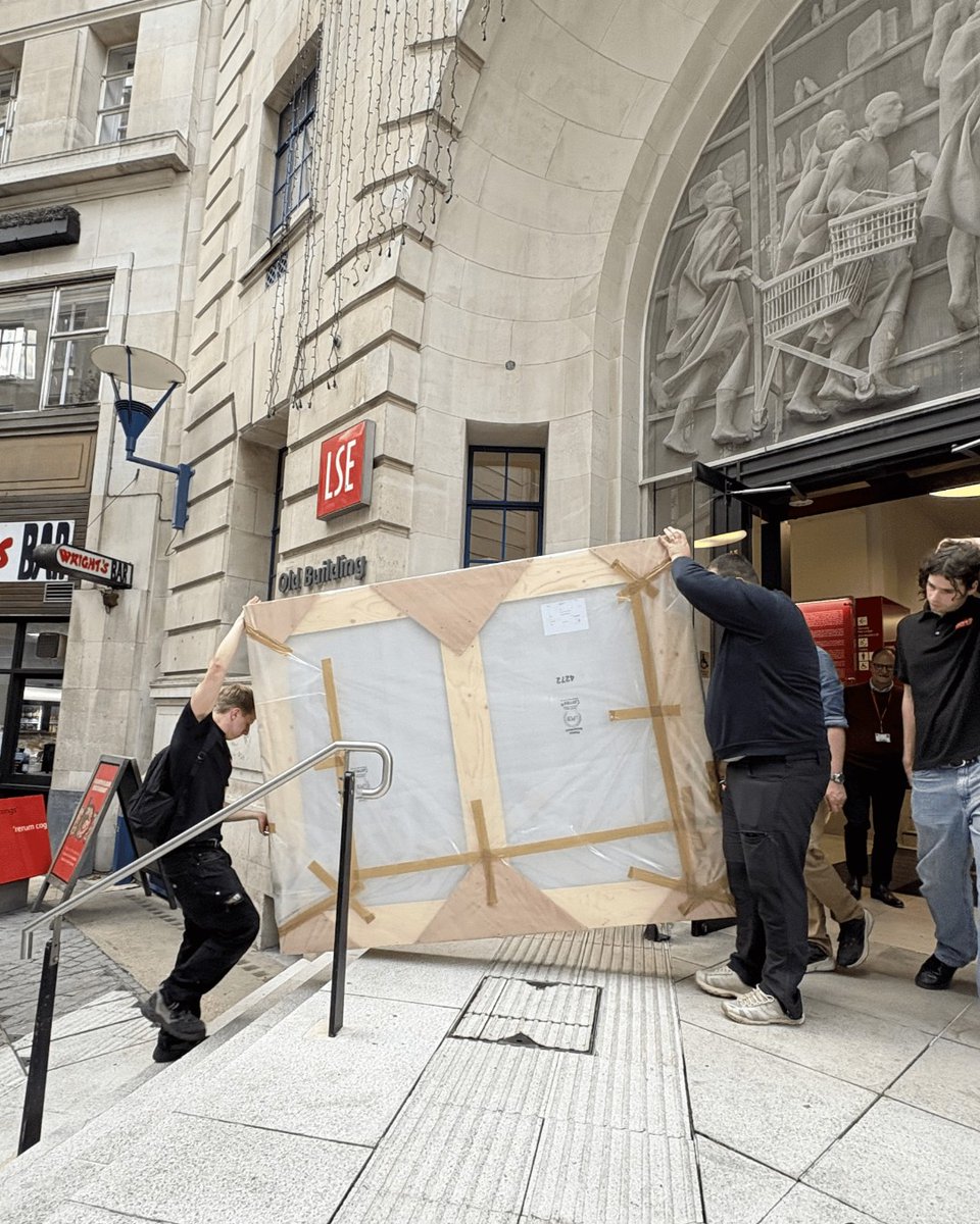 LSEnews's tweet image. 🖼️ Our Webb portrait has reached its temporary home!

@PallantGallery is showcasing this painting by William Nicholson for a retrospective of his work taking place from November 2025 to May 2026.

📖 Read our new blog about this iconic artwork: ow.ly/JBYZ50XALKT

#LSE130