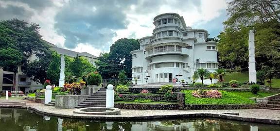 Breaking News :

Universitas Pendidikan Indonesia (UPI - <a href="/upiofficial/">UPI Official</a>) GRATISKAN UKT mahasiswa terdampak bencana ekologis sumatera, sampai LULUS !!! 

hal ini dikomfirmasi oleh 
Dr. Sandey Direktorat Penelitian dan Pengabdian kepada Masy. (DPPM) UPI.