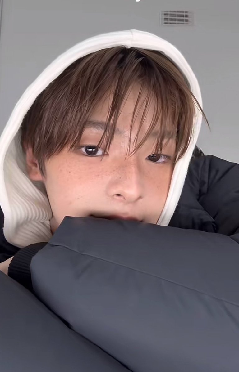 forwoojini_'s tweet image. 와씨발.....미쳤고, 지금 하룰라라감