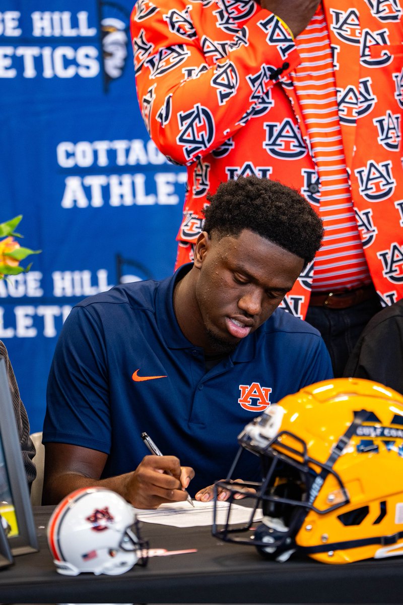 TOODLEBOYS's tweet image. 💯💪🔥🏈💙🐐🧡🦅 NSD #TOODLEBOYS 🧡🐐💙🦅 GOD IS GOOD 🐐🔥💪 GRATEFUL FOR ALL THE SUPPORT 💪 COTTAGE HILL CHRISTIAN ACADEMY 💙💛 #1 SCHOOL IN THE NATION THANK YOU 💪 Auburn Tigers #LETSGOOOOO 
@shadrick_toodle Jr. ♥️ @D1Shadarius1 Toodle ♥️
Continue to align priorities