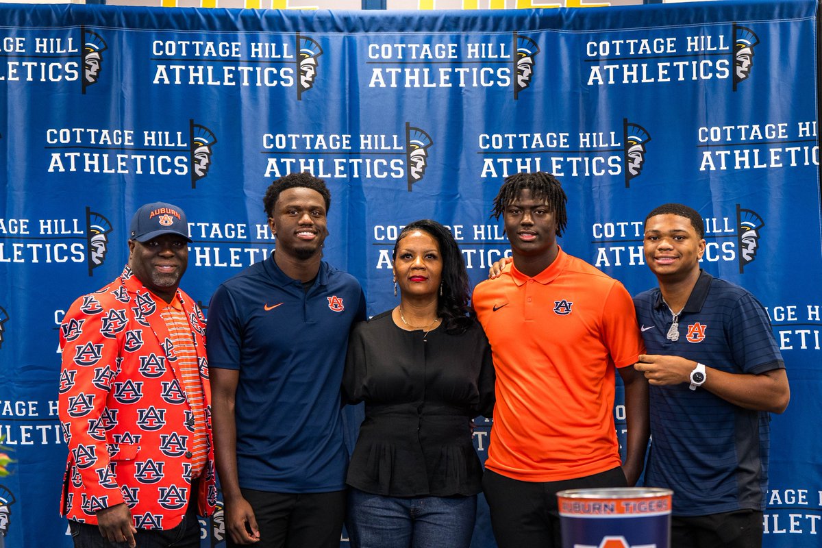TOODLEBOYS's tweet image. 💯💪🔥🏈💙🐐🧡🦅 NSD #TOODLEBOYS 🧡🐐💙🦅 GOD IS GOOD 🐐🔥💪 GRATEFUL FOR ALL THE SUPPORT 💪 COTTAGE HILL CHRISTIAN ACADEMY 💙💛 #1 SCHOOL IN THE NATION THANK YOU 💪 Auburn Tigers #LETSGOOOOO 
@shadrick_toodle Jr. ♥️ @D1Shadarius1 Toodle ♥️
Continue to align priorities