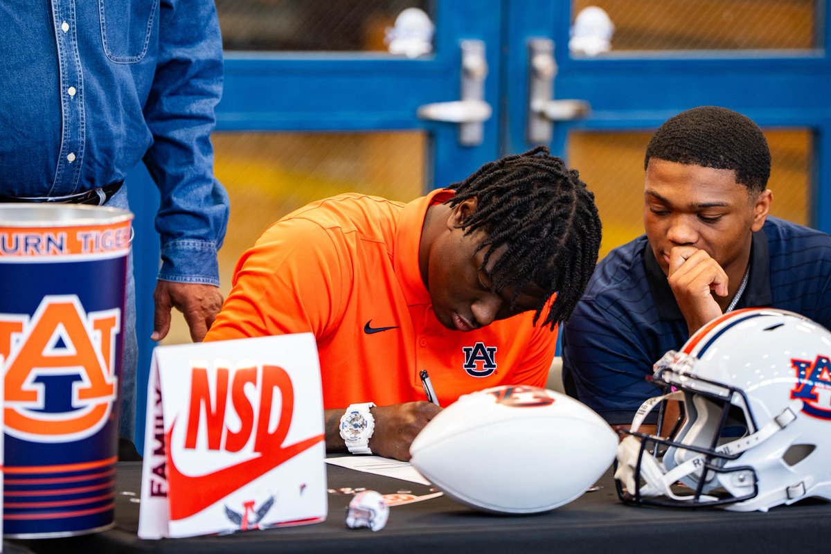 TOODLEBOYS's tweet image. 💯💪🔥🏈💙🐐🧡🦅 NSD #TOODLEBOYS 🧡🐐💙🦅 GOD IS GOOD 🐐🔥💪 GRATEFUL FOR ALL THE SUPPORT 💪 COTTAGE HILL CHRISTIAN ACADEMY 💙💛 #1 SCHOOL IN THE NATION THANK YOU 💪 Auburn Tigers #LETSGOOOOO 
@shadrick_toodle Jr. ♥️ @D1Shadarius1 Toodle ♥️
Continue to align priorities