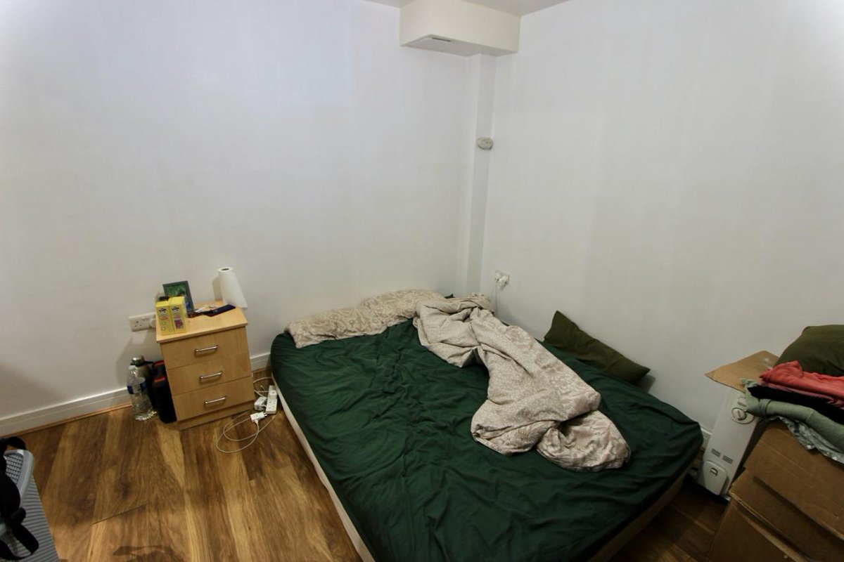 LettingsofLDN's tweet photo. https://t.co/ODOrmPsShK of London is pleased to offer this Recently REFURBISHED 2 double bedroom GRD floor FLAT with access to patio and communal gardens. Set within walking distance to HA3 KENTON TUBE station, amenities, shops, supermarkets and more.  AVAILABLE NOW https://t.co/g1hmDs5iwS
