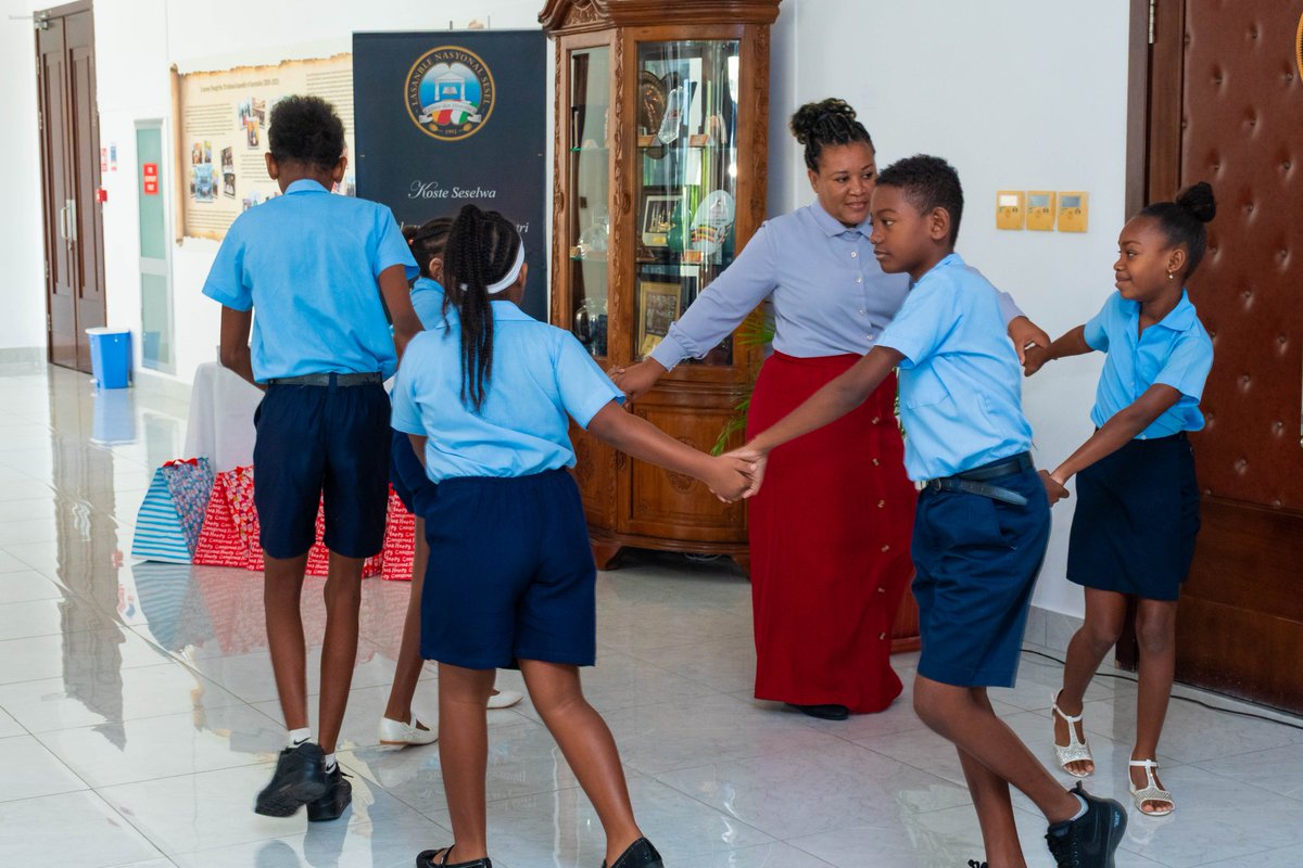 On the morning of Thursday 4th December 2025, the National Assembly of Seychelles hosted a commemorative activity for Deaf Week 2025. 

Representing the Deaf Community was Chairperson of the Association of People with Hearing Impairment (APHI) Ms. Anita Gardner, teachers and