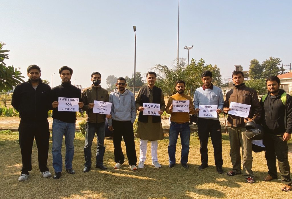 iMirSalman's tweet photo. Met with colleagues in Jammu over concerns about the RBA. Cutting it from 10% to 7% would be unfair to the 3M+ marginalised people across the Chenab and hilly Kashmir belt. Urging leaders to retain RBA and extend ST2 status to neglected groups. @OmarAbdullah @OfficeOfLGJandK #RBA https://t.co/I6FJhAFciM