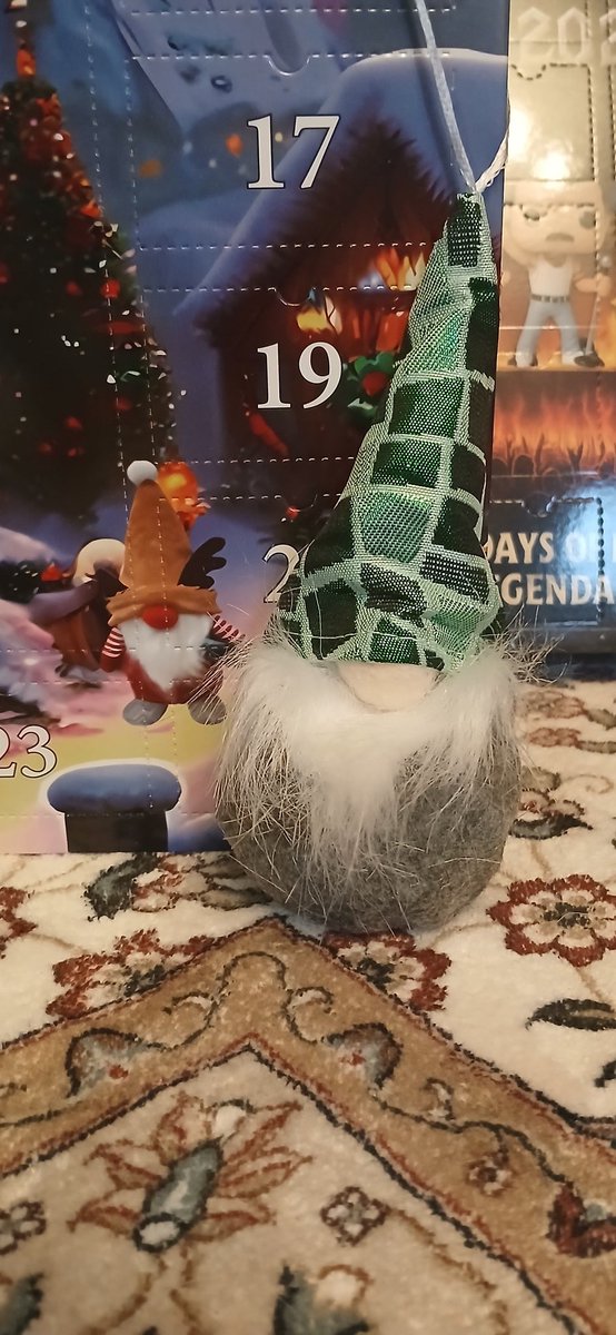 chevysgirl11's tweet photo. Good afternoon 😃👋🏼 #4thDec Gonk Patrick 💚✨️🎄 I didn't post yesterday's because it was se as Tuesdays John gonk So We have
#GaryGonk
#TheTwoJohnsGonk 😂
#PatrickGonk ✨️🎄💚
#Christmas2025
#AdventCalendar 📆 https://t.co/tuik5khDZ8