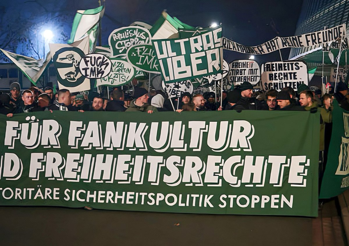 Y en Alemania, nueva victoria del movimiento ultra.

Tras las movilizaciones de estas semanas, las medidas de seguridad y control que se querían implementar en los estadios alemanes no se llevarán a cabo.

El reconocimiento facial, con controles de identidad, las entradas