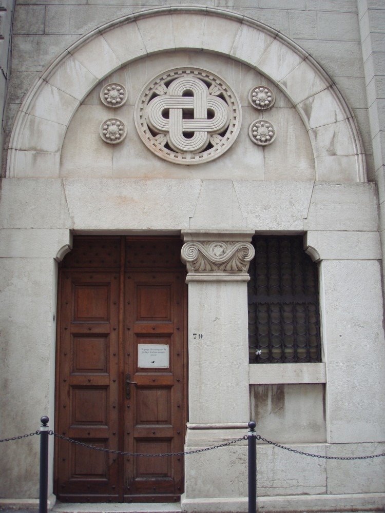Portal to the Synagogue of Trieste 
#AdoorableThursday