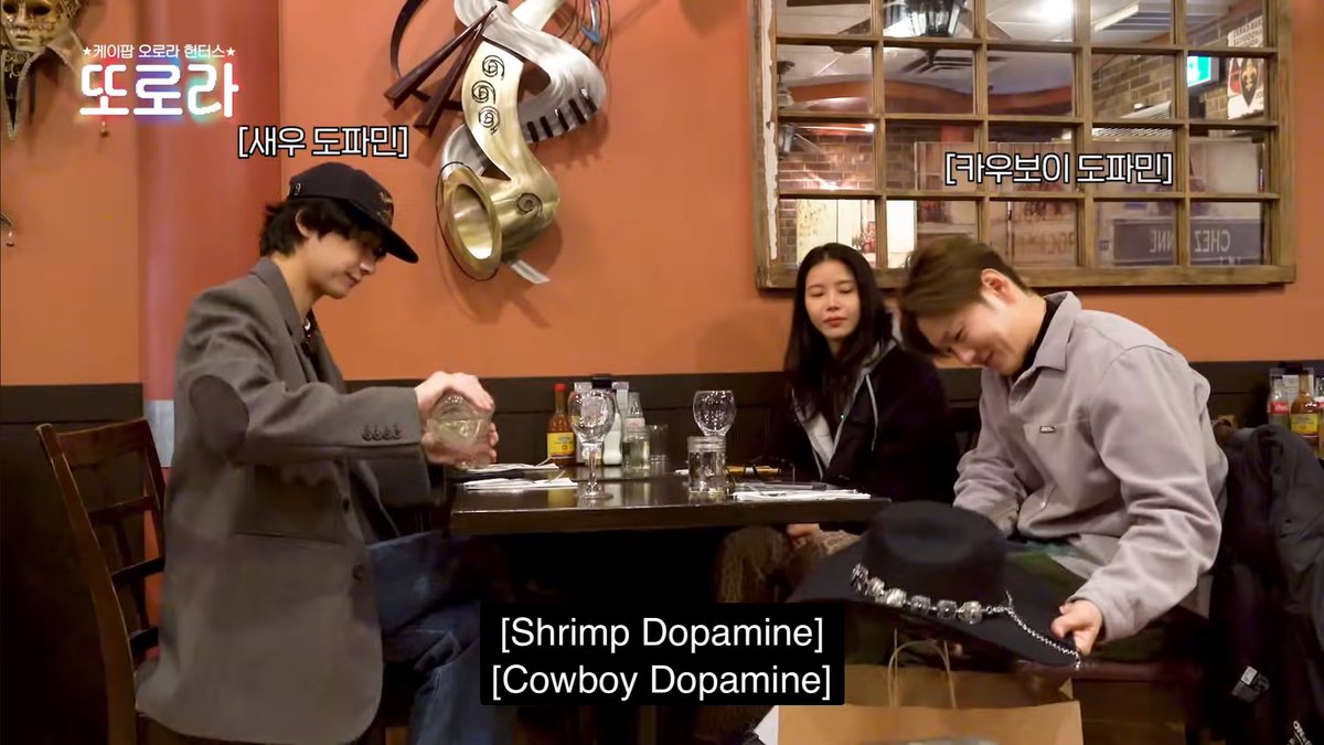 ultmoonsun's tweet image. she loooooooooves her boys