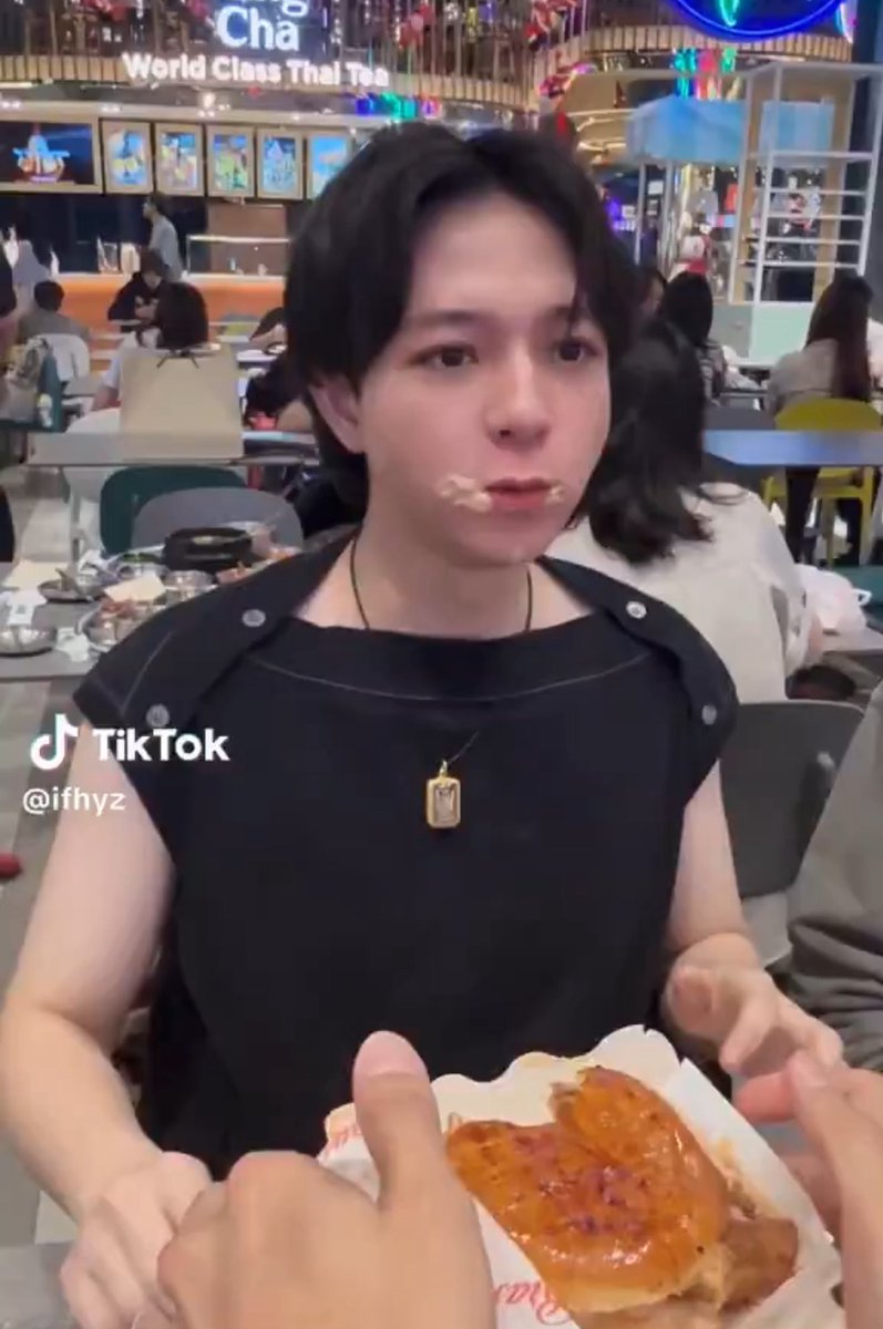 anyaa__04's tweet image. ชอบที่น้องใส่สร้อยพระไปทุกที่อะ
ทองที่แมะๆ ให้จะติดตัวน้องไปทุกที่จริงด้วย
เด็กเล็ก 2 ขวบน่ารักมากกกกจัง🥺🫶🏻

#บาสเด็กอ้วนที่แท้จริง