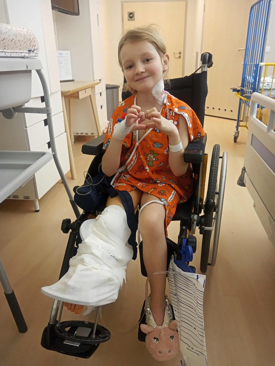 🥰Nasza podopieczna Marcelinka której groziła amputacja nóżki jest już po operacji. Operacja trwała niecałe 3 godziny. Wszystko poszło zgodnie z planem. Kilka słów od Mamy Marceli.

"Moja mała Wojowniczka powoli dochodzi do siebie. Najtrudniejszy moment już minął. Jednocześnie