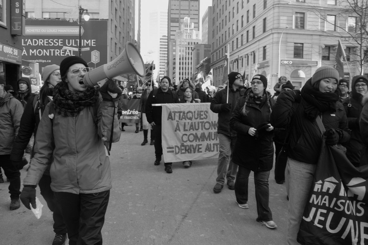 Dancewithme's tweet photo. Large inter-union public rally 'Dans la rue pour le Quebec' ('In the streets for Quebec’), Montreal, QC, Canada (November 29, 2025)
#Photography #StreetPhotography #BlackandWhite #rally #protest #rights #workers #unions #social #justice #Montreal #Quebec #Canada https://t.co/rfPhueWc3o