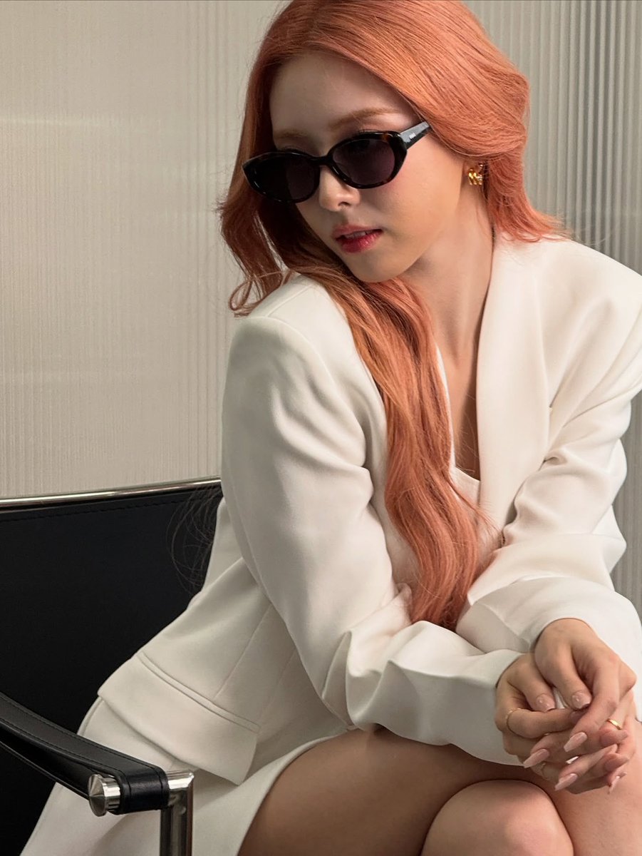 never seen someone exuding this much actress glow before