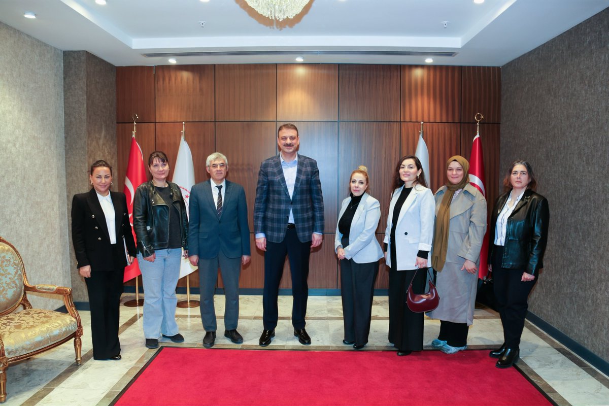 Genel Müdürümüz Sayın Sinan Aksu, Muhabirler Derneği Başkanı Berrin Yücesan ve yönetim kurulunu makamında ağırladı. 

Nazik ziyaretleri ve kıymetli istişareleri için kendilerine teşekkürlerimizi sunarız.