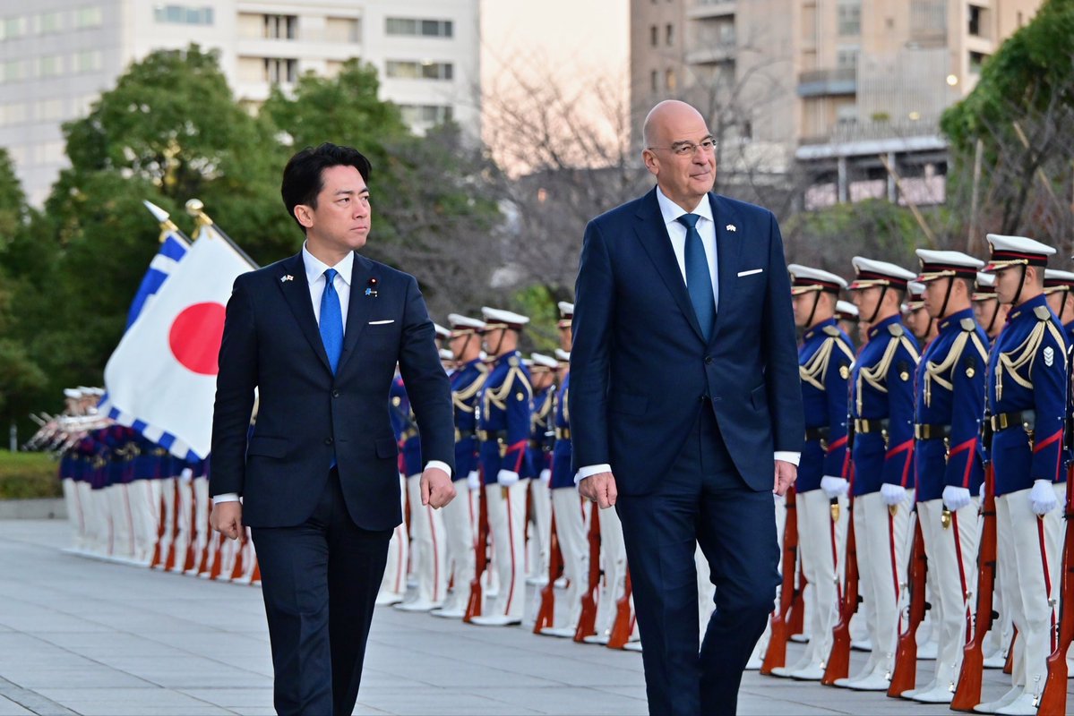 ModJapan_jp's tweet image. 12月4日、小泉防衛大臣はデンディアス・ギリシャ国防大臣と史上初となる日ギリシャ防衛相会談を行い、地域情勢とともに、今後の防衛協力・交流について議論しました。

防衛省・自衛隊はギリシャとの連携を一層強化してまいります🇯🇵🤝🇬🇷

mod.go.jp/j/approach/exc…