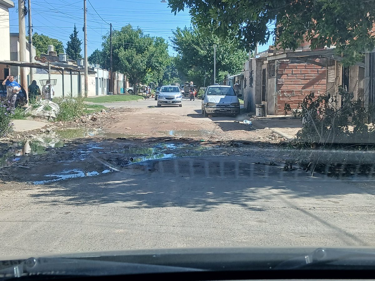 rubenroberto74's tweet image. @MuniRosario por favor arreglar esta calle constitucion al 4000 mas de 2 años asi son rosarinos esos vecinos