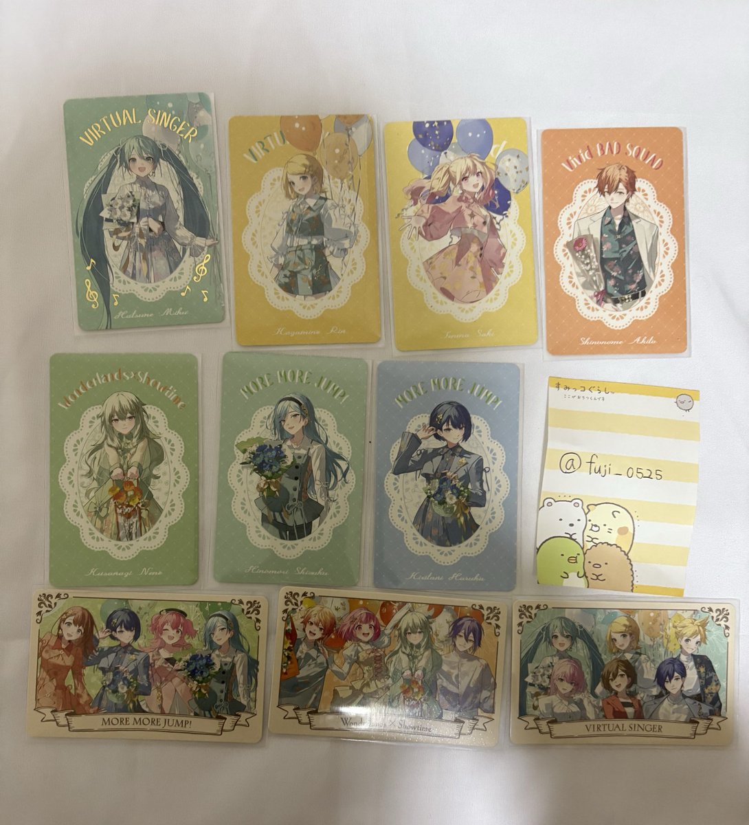 fuji_0525's tweet photo. 【交換】 プロセカ 感謝祭 グリカ グリーティングカード   

譲)リン 咲希 彰人 寧々 雫 遥 バチャシン
      モモジャン ワンダショ
      箔押し: ミク

求) ビビバス集合＞冬弥
      箔押し:冬弥

郵送での交換
お気軽にお声掛けください🙇🏻‍♀️ https://t.co/BpouEubIUp