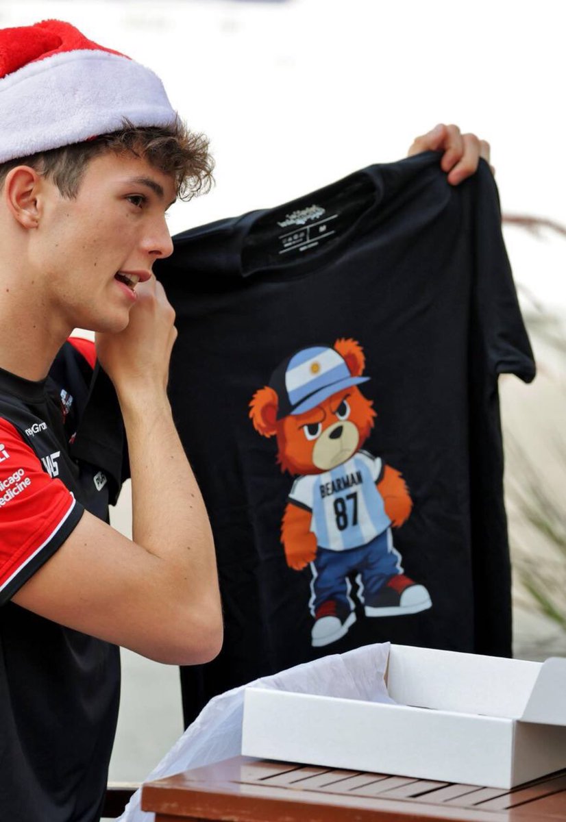 LO TIERNO QUE ES EL REGALO DE FRANCO PARA OLLIE 🥹🫂

el mejor papá noel