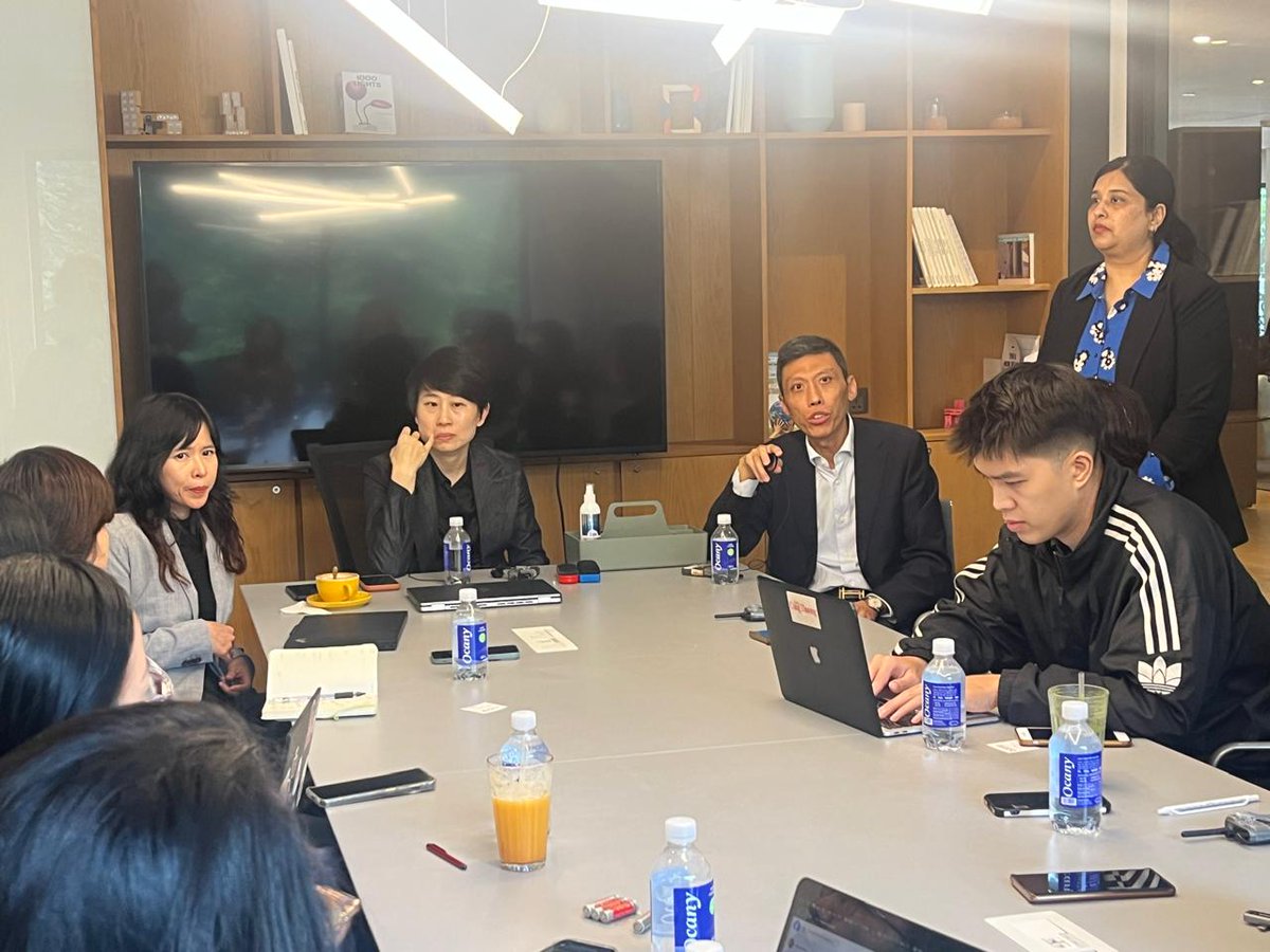 MishraVish's tweet photo. In Hanoi, we discussed the need for transparent dialogue with Vietnam's leading journalists and how @EnergyAlliance is working with partners to help unlock investment and innovation. When the media leans into nuances of #energytransition, it elevates the public discourse on it. https://t.co/xvqgSWPEvY