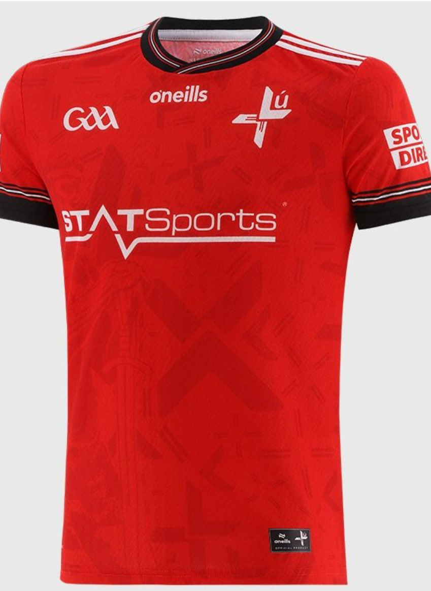 Black on a Louth jersey. A nice kit but we’re once again desecrating tradition in favour of a fashion statement. I make it we’re the only county with a jersey that includes an utterly irrelevant colour in it. Who sanctions this stuff?