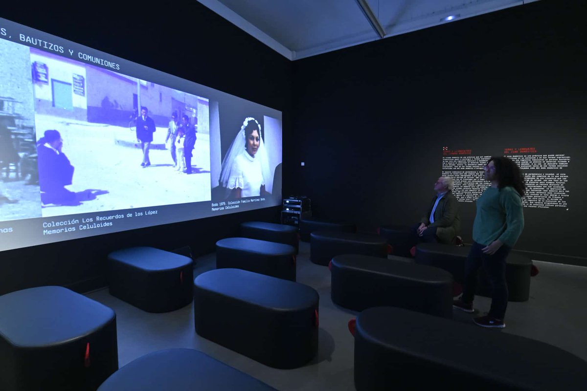 El martes inauguramos en Barcelona la exposición sobre cine doméstico, que comisariamos Nuria F. Rius y yo, en el <a href="/Caixa_ForumBCN/">CaixaForum</a>. Estará hasta el 7 de junio.
caixaforum.org/es/barcelona/p…