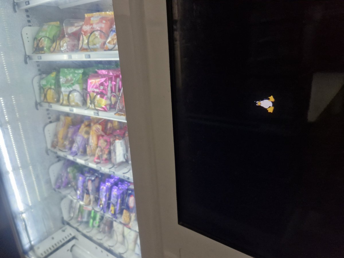 aryan2005_raj's tweet image. Even the veding machine is using LINUX and some devs still think windows is better 🤓

#Linux #opensourceproject #developer