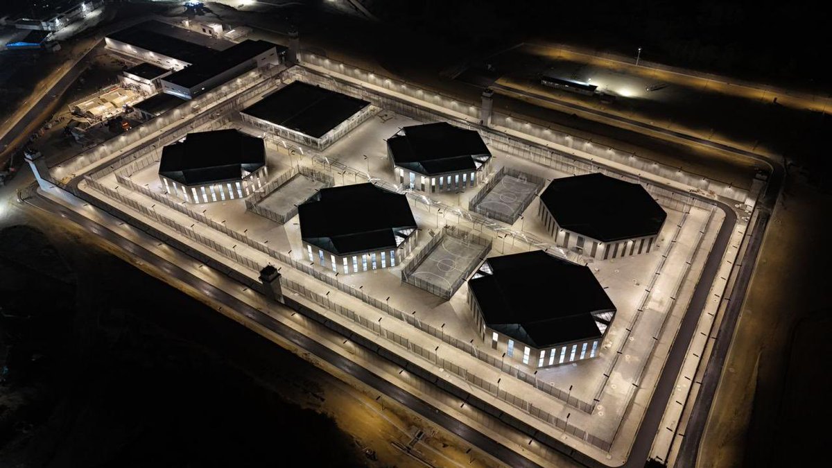 Foto mata cuento. Tengan.