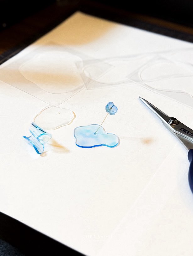 羽子板（見本）　♡受注作成いたします 羽子板】8号 刺繍桜(白)×絞り(マゼンタ)〈匠一好作〉[232-058