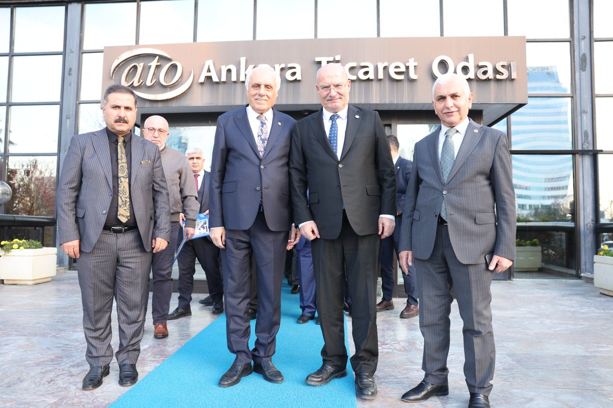 GurselBaran's tweet photo. AK Parti Siirt Milletvekilimiz Sayın Mervan Gül, Siirt Vakfı Genel Başkanı Sayın Zeki Akyüzlü ve değerli Vakıf heyetini Ankara Ticaret Odamızda konuk ettik.

Kıymetli hemşehrim Akyüzlü başta olmak üzere tüm Vakıf üyelerini; sosyal, eğitim ve kültürel alanlarda hayata geçirdikleri çalışmalar, medeniyet değerlerimize uygun sevgi ve kardeşlik bağlarını güçlendirmeye yönelik gayretleri ve vakıf-hayır anlayışını gelecek nesillere aktarma çabaları dolayısıyla tebrik ediyor, nazik ziyaretleri için teşekkür ediyorum.
@mervangul56
@SiirtVakfiorg
@ZekiAkyuzlu
@afifd
@Siirtvakfi06 
@SalihGENERAL
 @kinyasyagiz