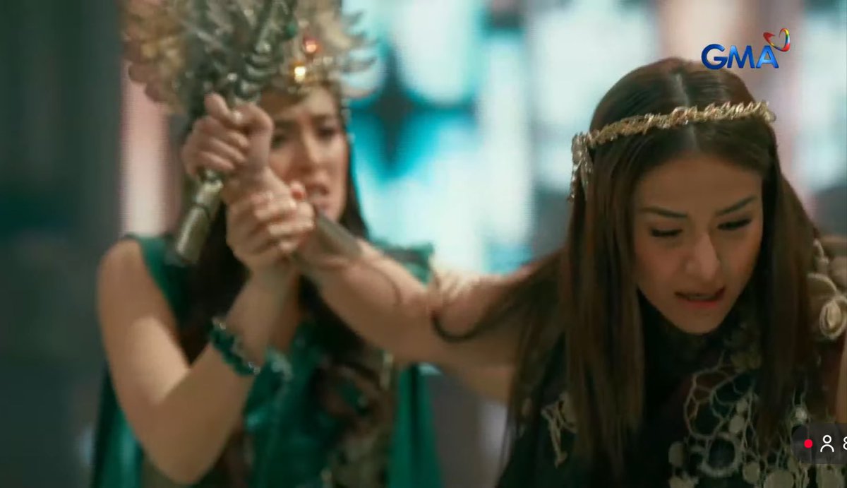 qiwinini's tweet photo. y’all can’t really invalidate her feelings, she lost her family while everyone around her knows it and she was CLUELESS. danaya’s anger is valid. 

#SanggrePootNiDanaya https://t.co/AxK6W7EVsy