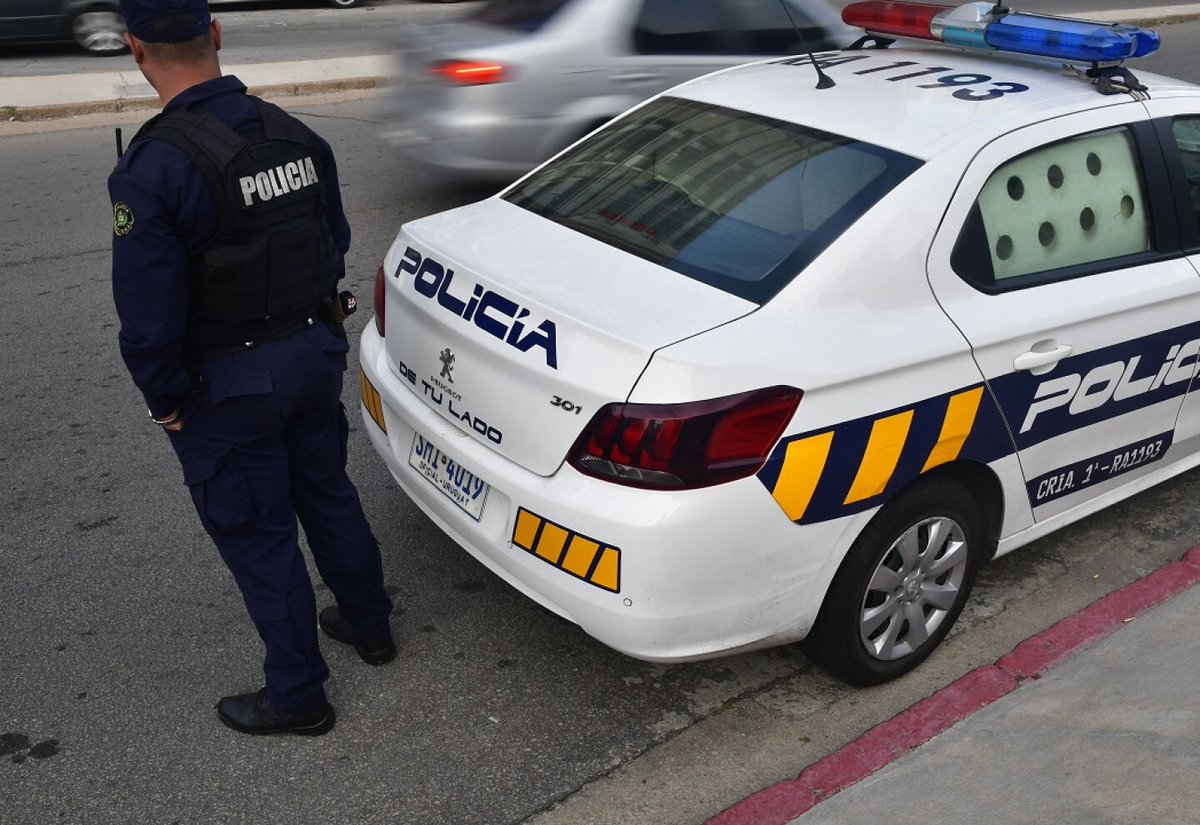 Excelente Sr. ministro pero la Jefatura de Policía de Maldonado tiene 500 policias menos que en el año 2012 cuando era 1.575 efectivos, y así la jefaturas de Lavalleja [🔻 - 244] Durazno [🔻 - 200] y Rocha [🔻-139]  comparación 2012 - 2025 hay más.
Fuente: cifras oficiales